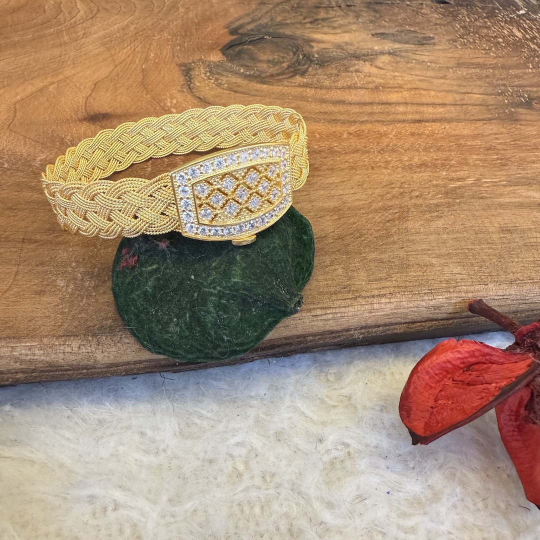 gold-plated-silver-women’s-bracelet