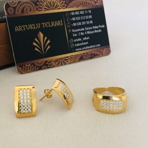 Zirkon Taşlı Klasik Küpe ve Yüzük