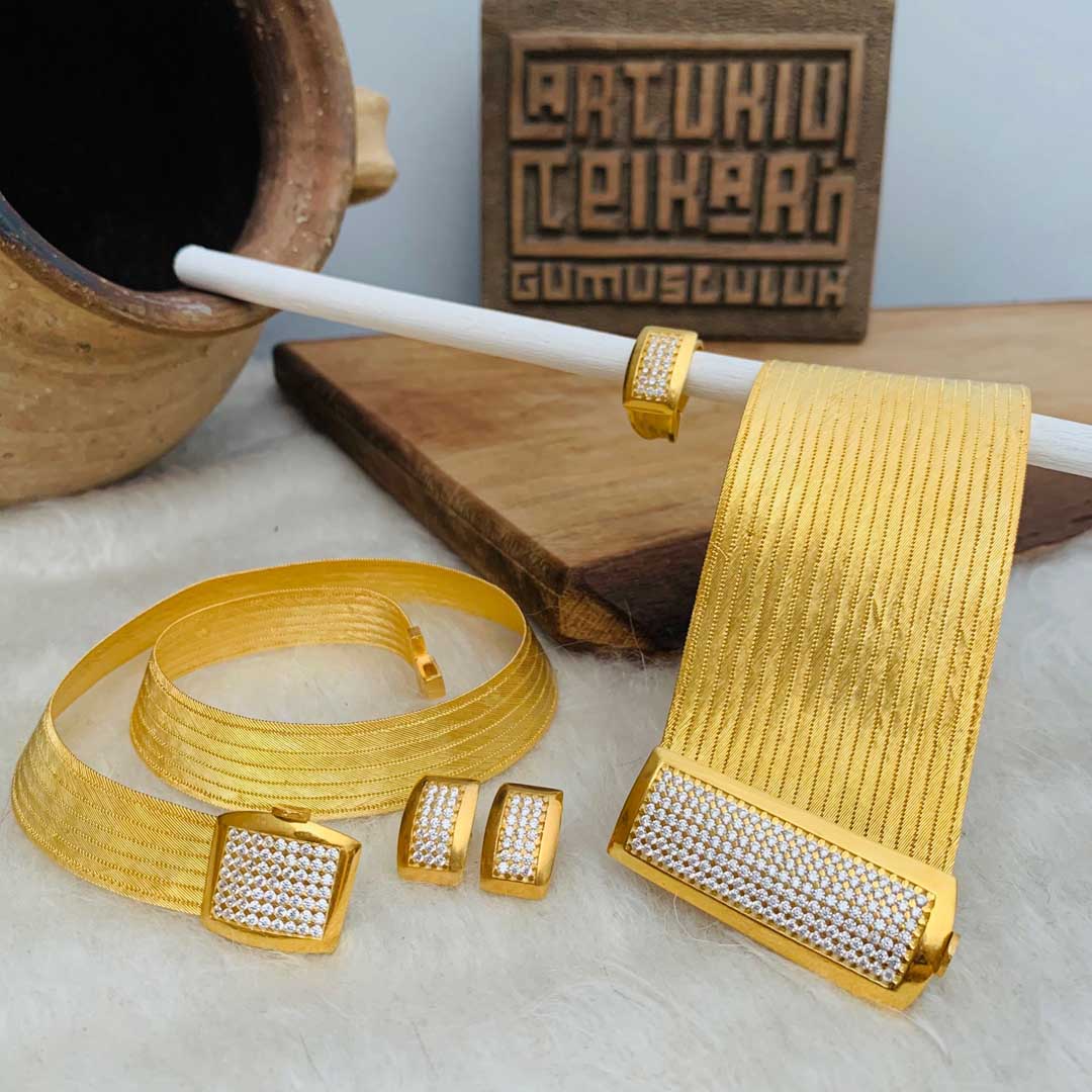 stone-jewellry-set