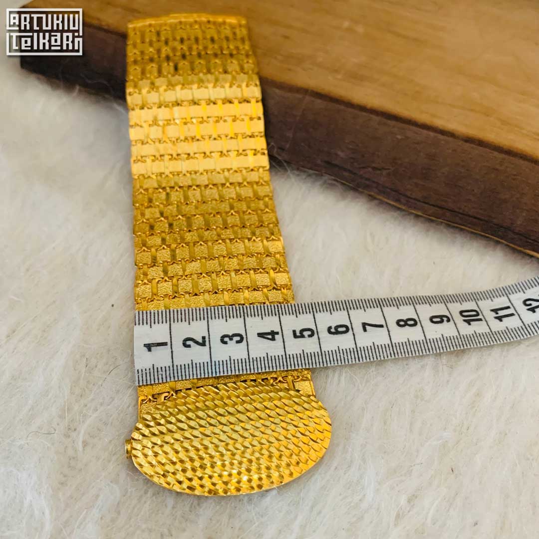 gold-bracelet