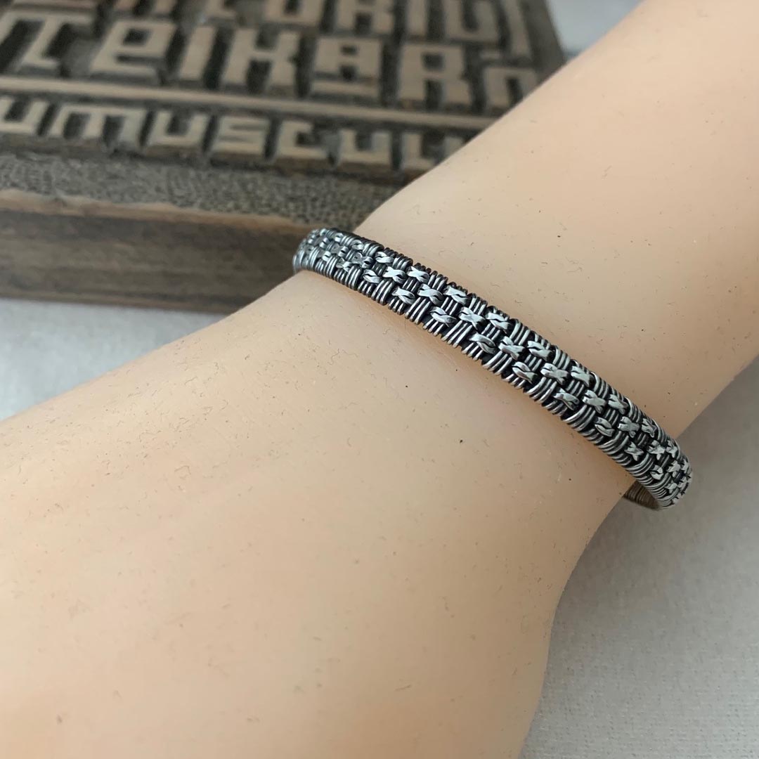 men-women-unisex-silver-bracelet