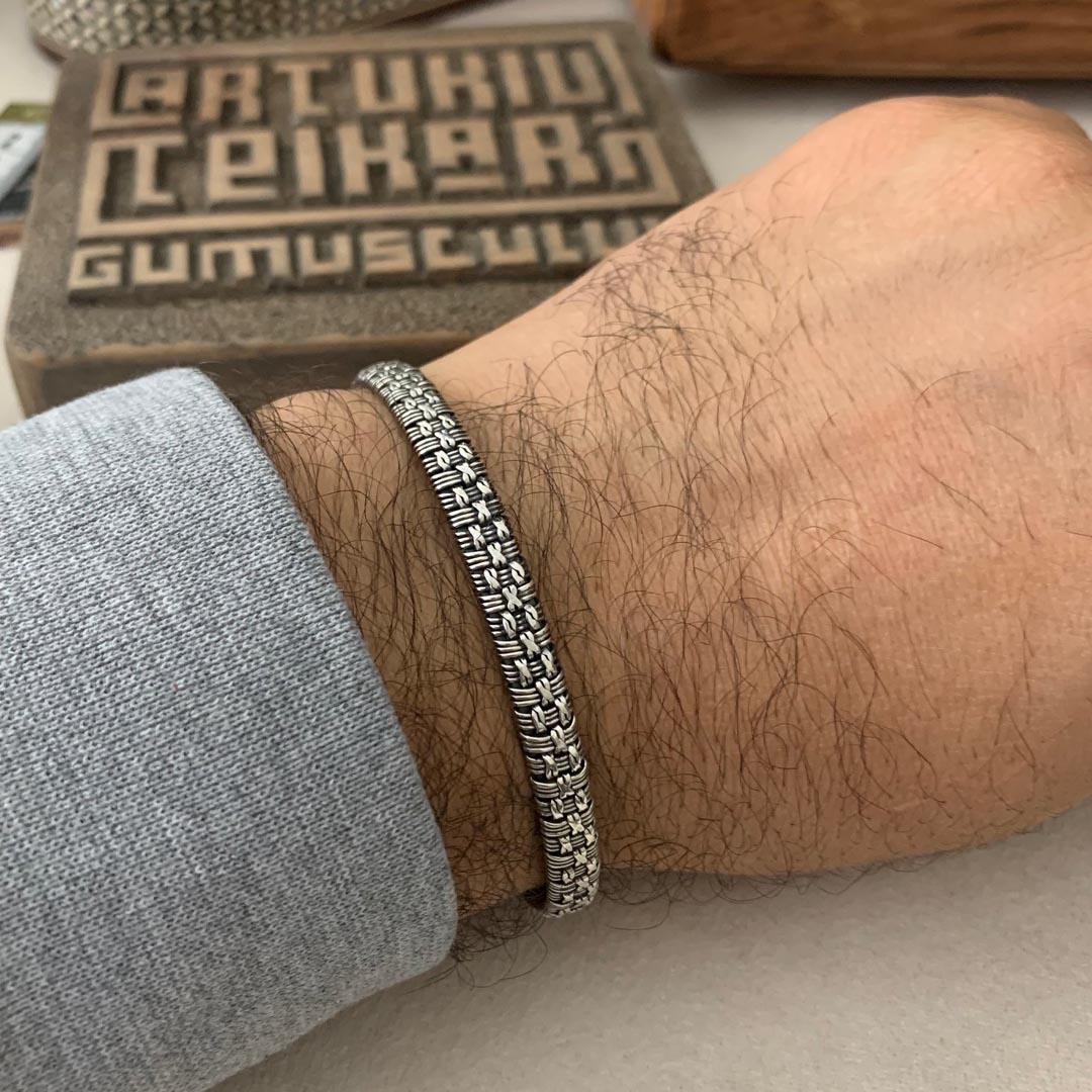 unisex-silver-bracelet