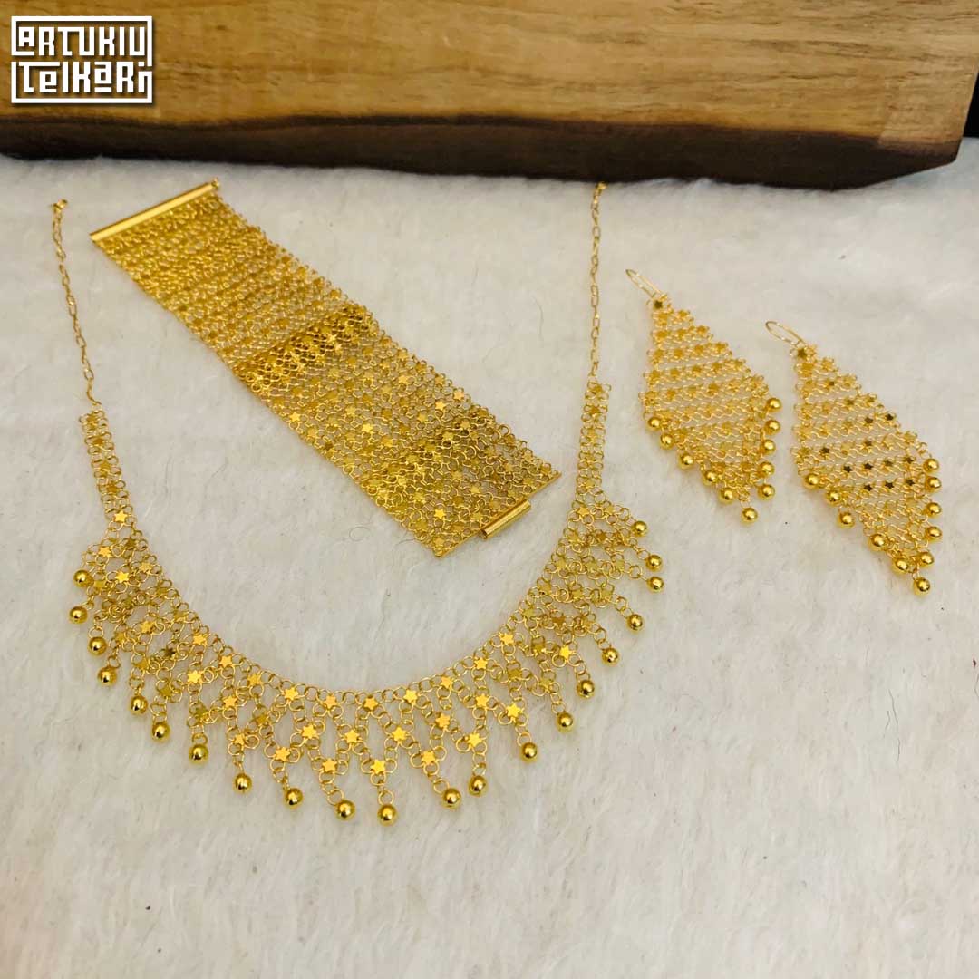 gold-jewelry