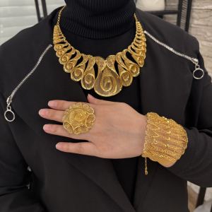 Güllü Fizyon Bayan Takı Seti