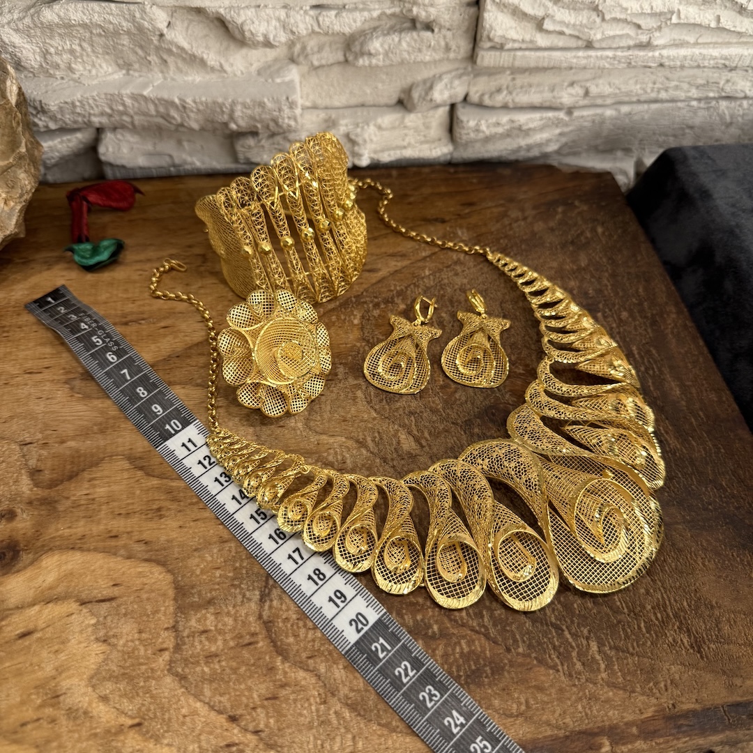 altin-kaplama-gumus-fizyon-taki-seti