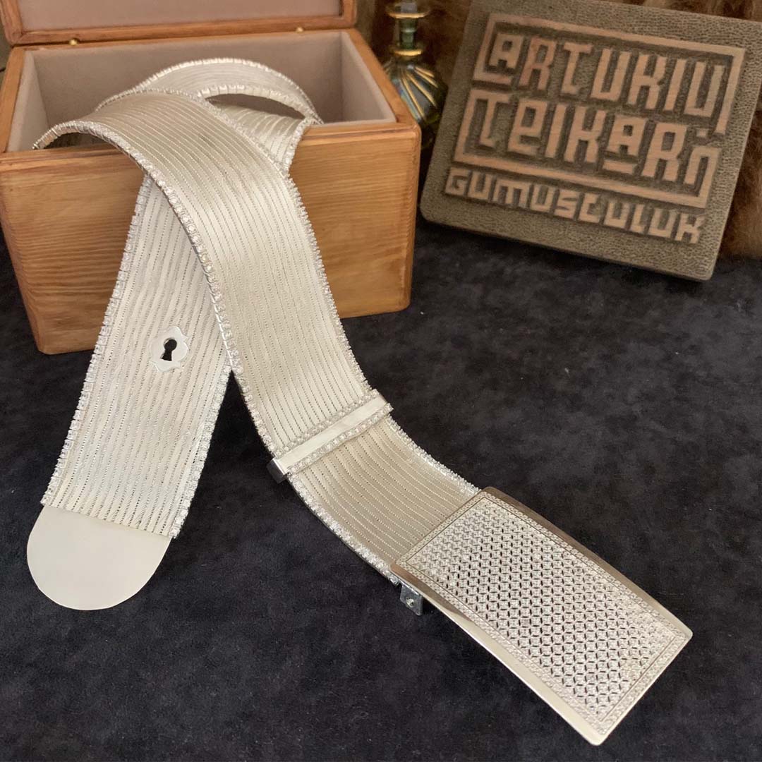 silver-lady-waist-belt