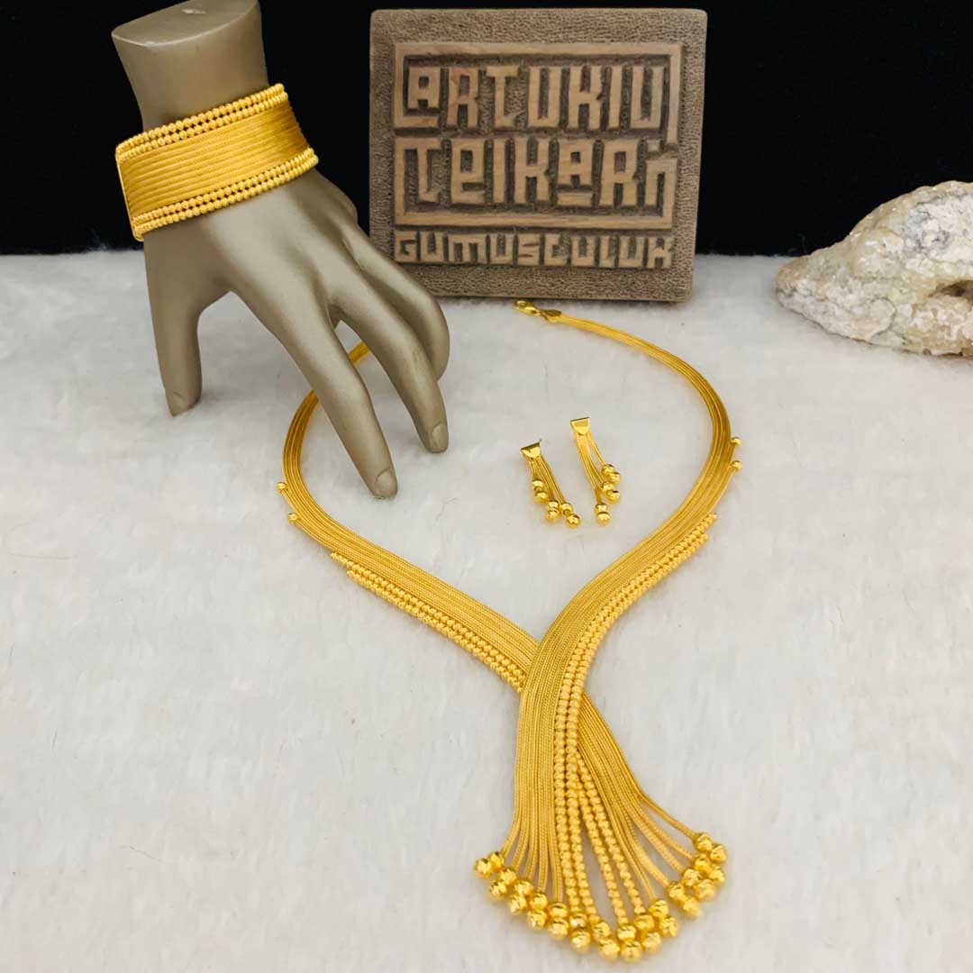 dorika-gumus-taki-seti