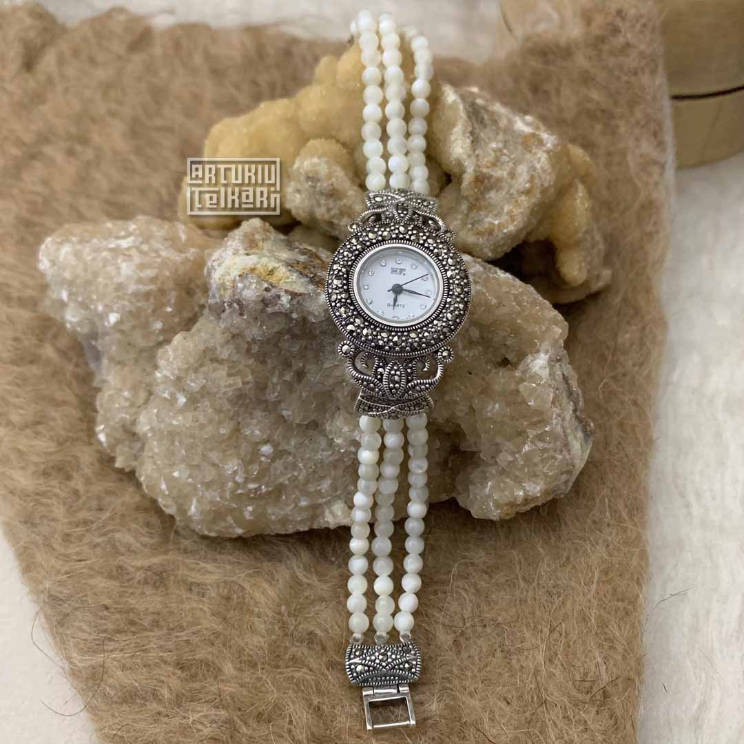 mother-of-pearl-stone-women’s-wrist-watch