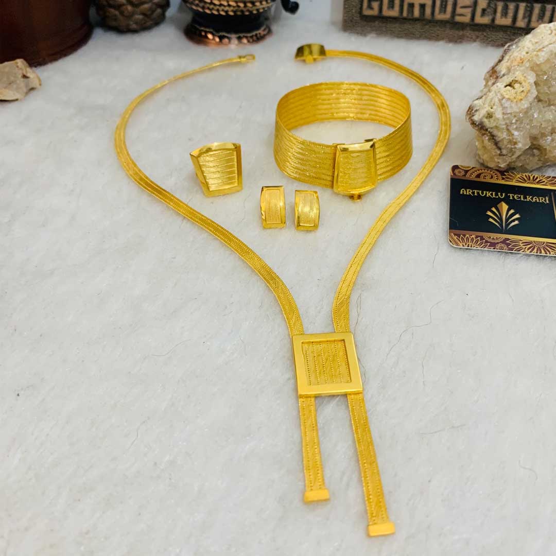 gold-jewelry-design-set