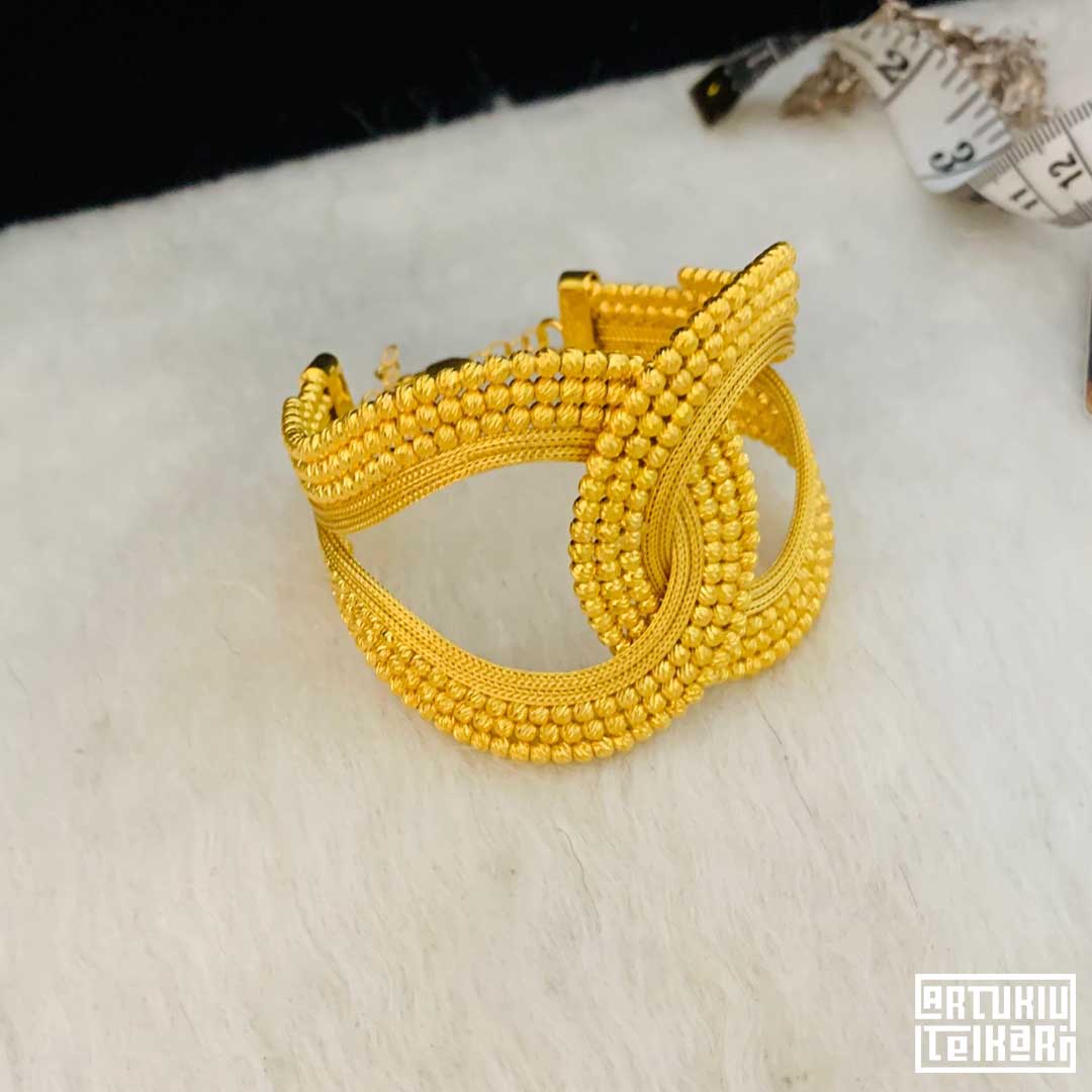 women-bracelet