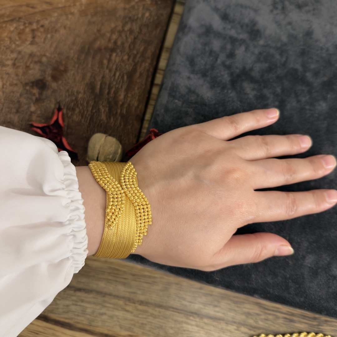 gold-plated-silver-dorica-women’s-bracelet