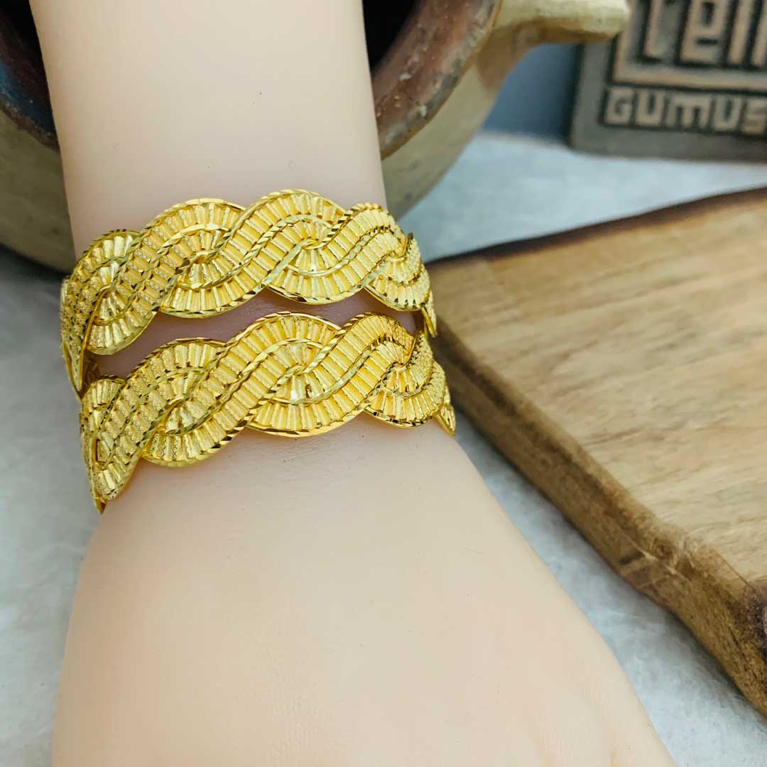 handmade-women’s-bracelet