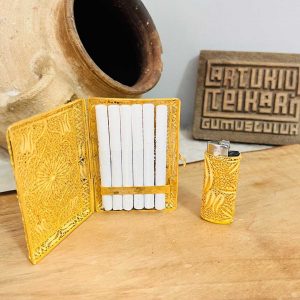 Sigara Tabakası ve Çakmak Kılıfı