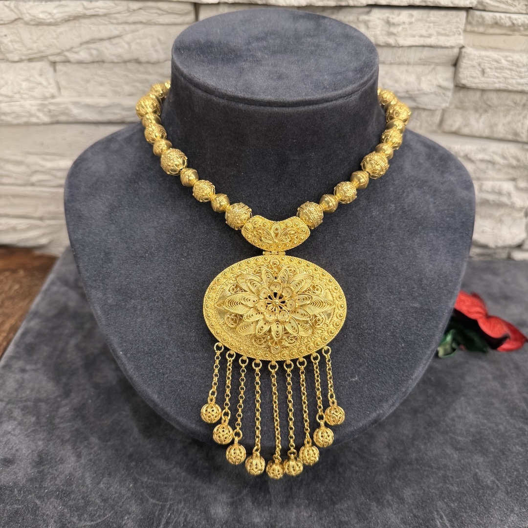 altin-modeli-sade-gumus-bayan-kolyesi