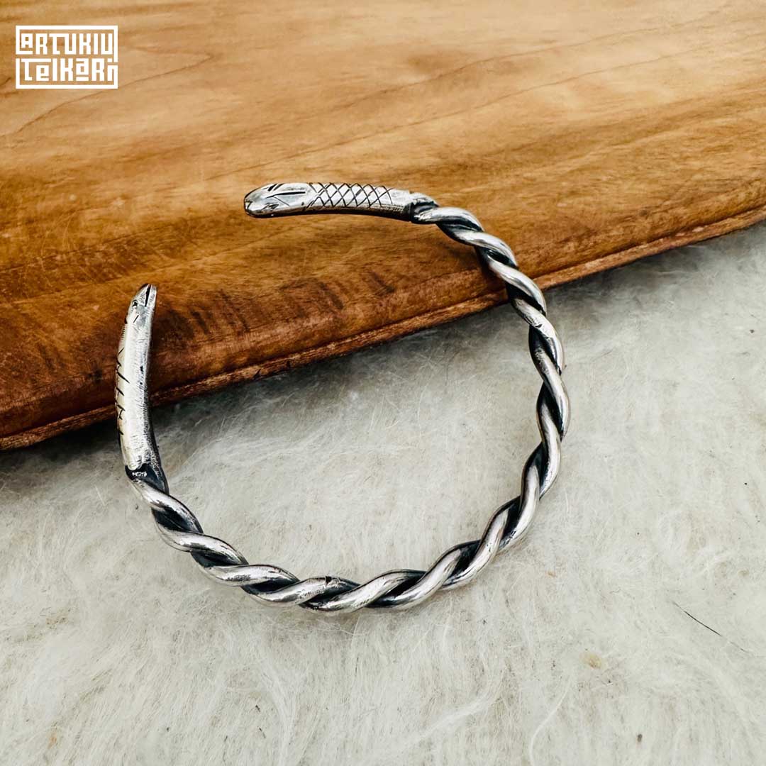 snake-headed-silver-men-bracelet
