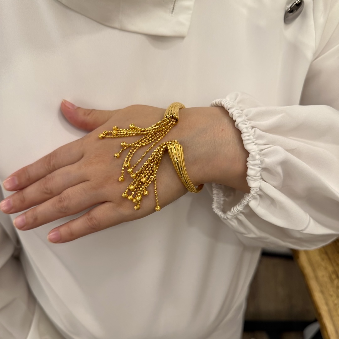 dorika-islemeli-puskullu-bayan-bilezigi