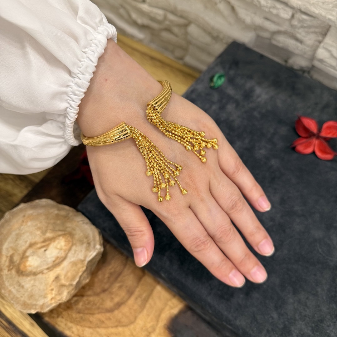 dorika-puskullu-bayan-bilezigi