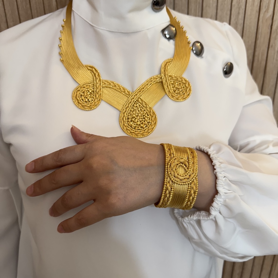 altin-modeli-gumus-damla-motifli-dorika-taki-seti
