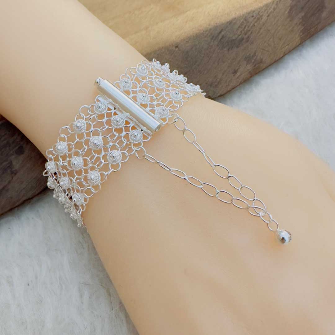 filigree-silver-women-bangle
