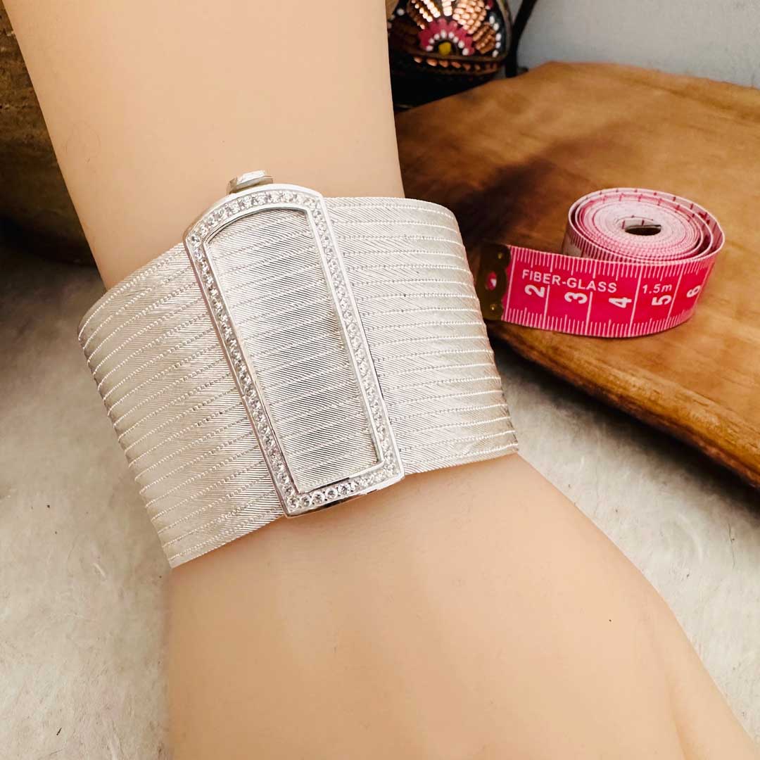 filigree-silver-womens-bangle