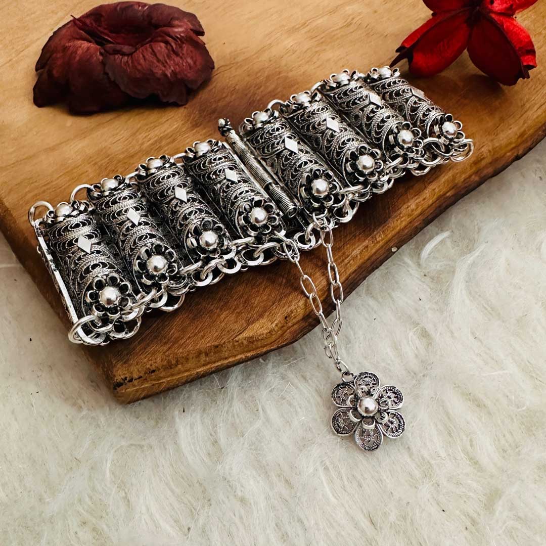 hand-made-filigree-silver-womens-bracelet