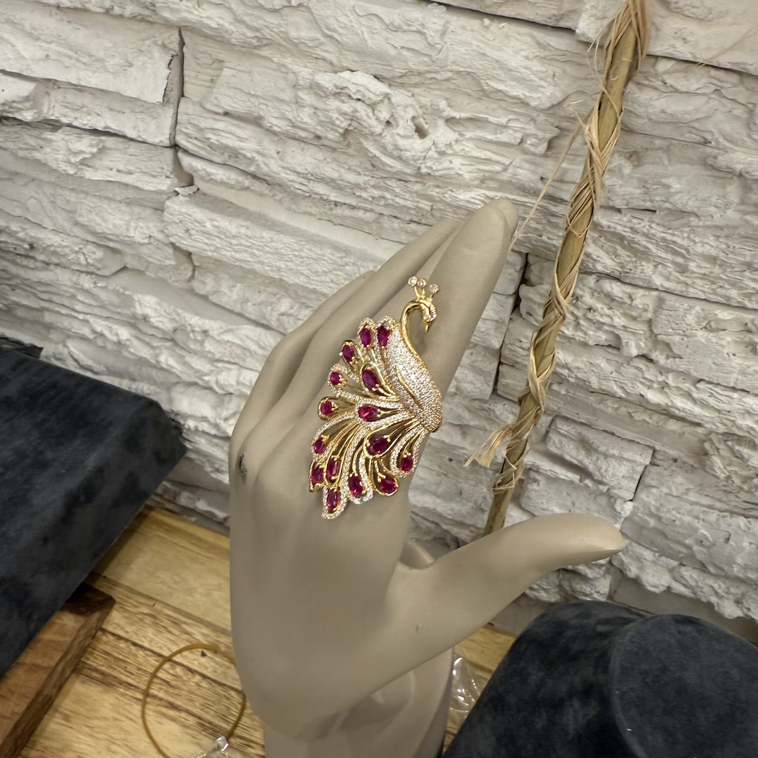 yakut-tasli-tavus-kusu-bayan-yuzugu