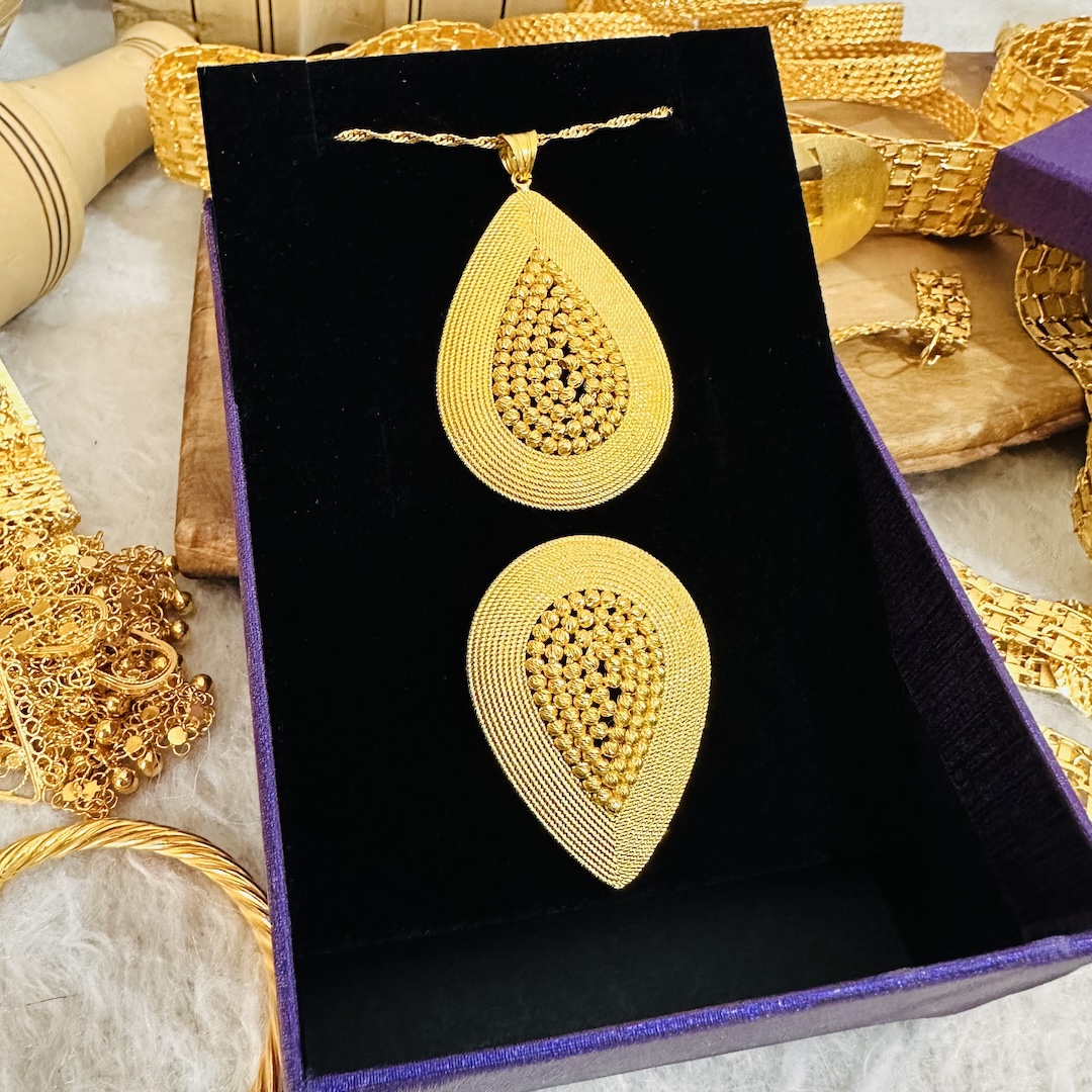 gold-plated-silver-necklace-and-ring