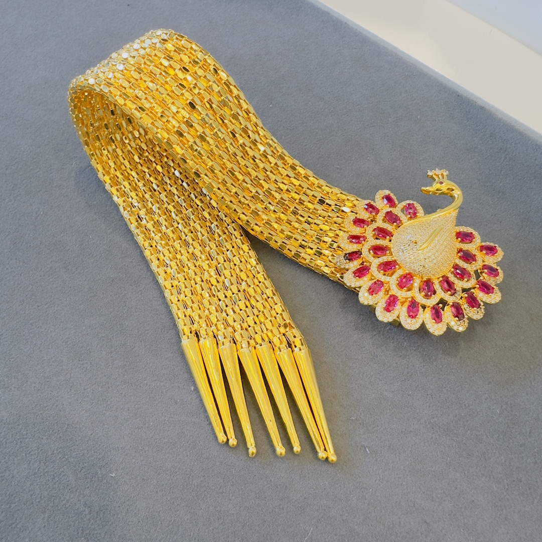 gold-plated-silver-peacock-model-ladies-bracelet