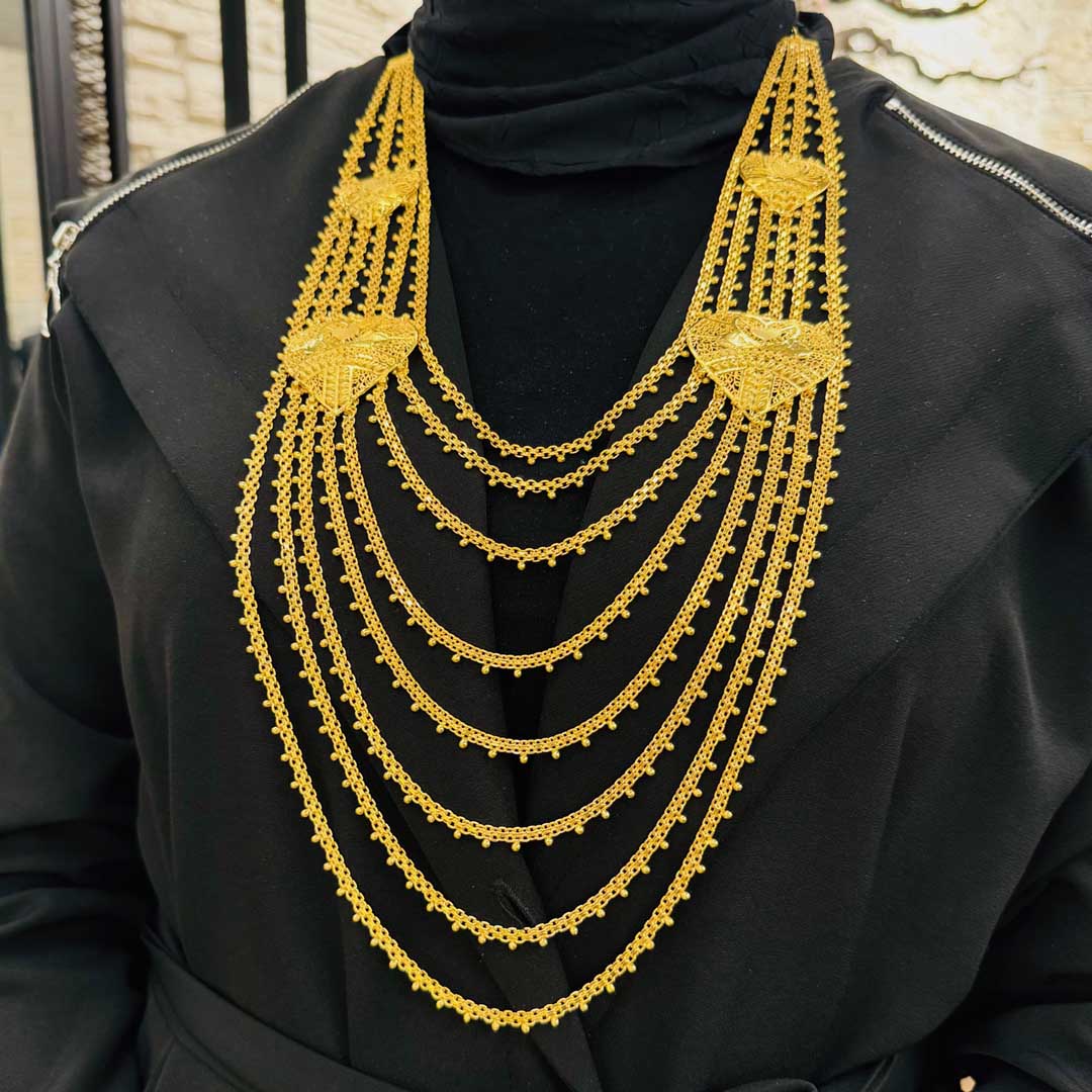 gold-model-silver-necklace