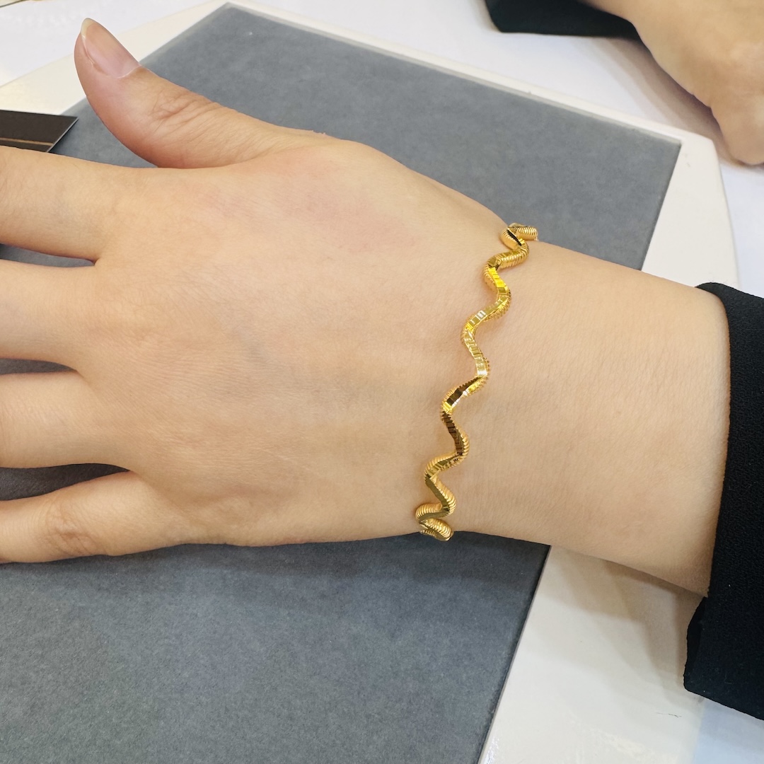 gold-model-ajda-bracelet