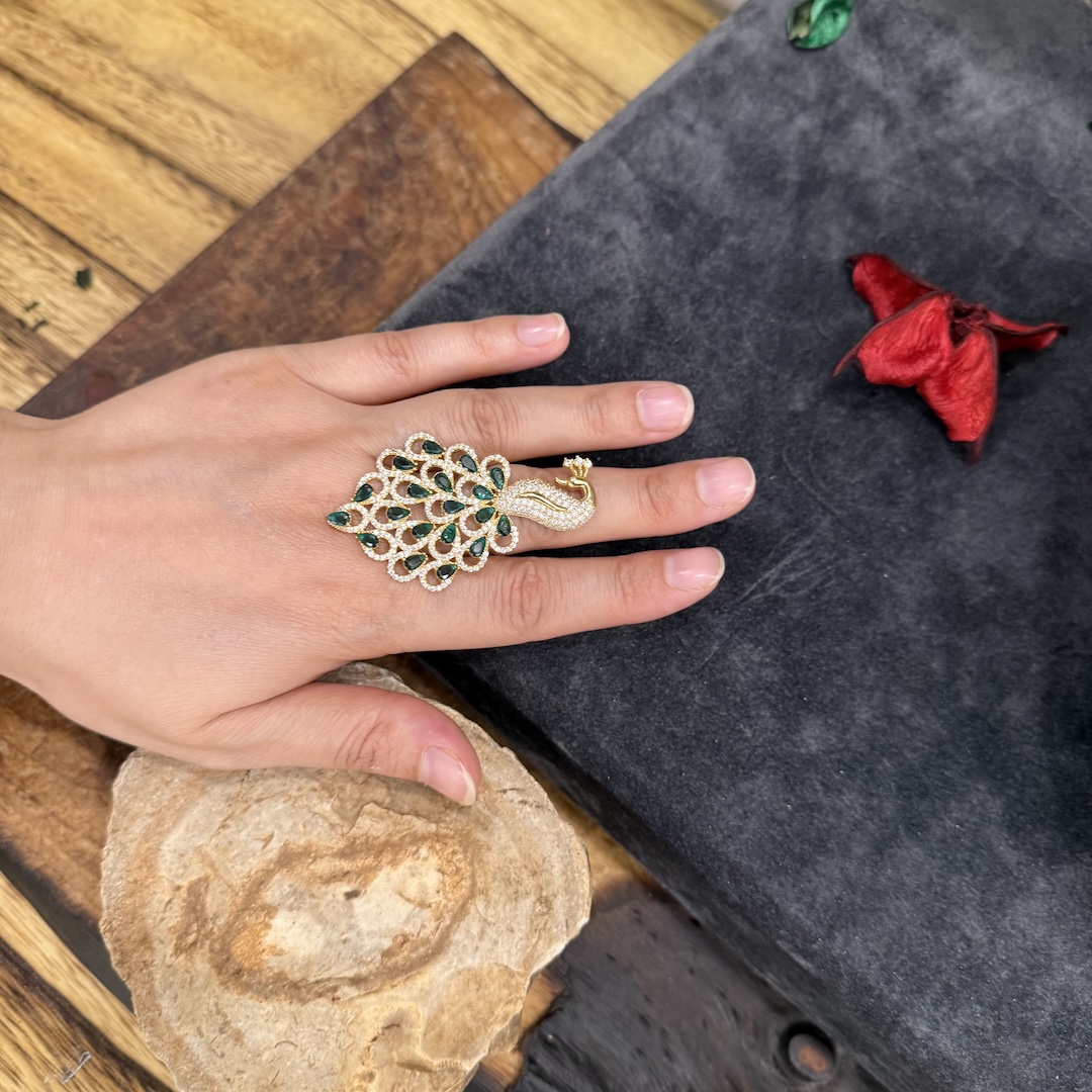 yesil-tasli-tavus-kuslu-bayan-yuzugu