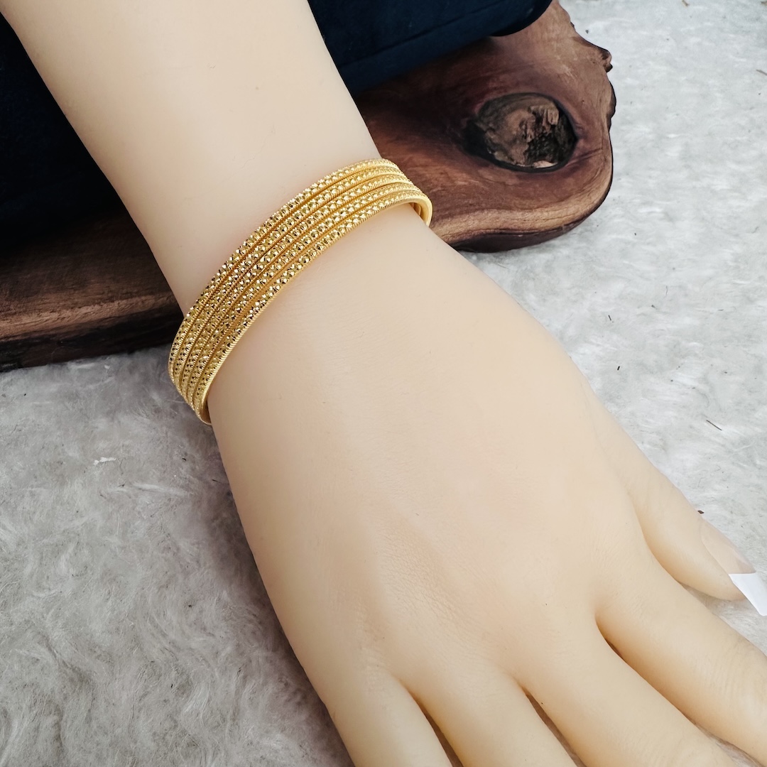 gold-bracelet