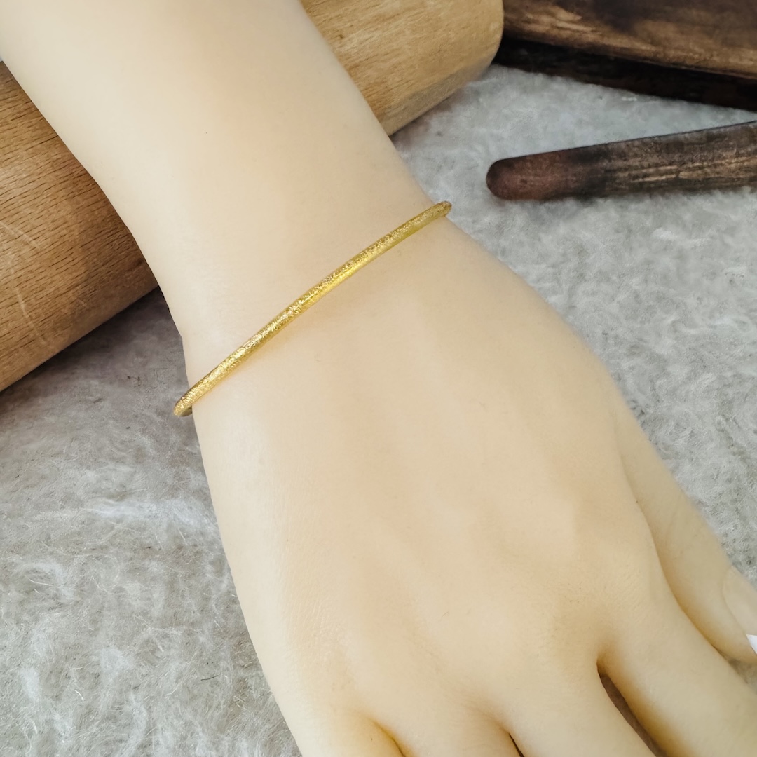 gold-model-ajdabracelt