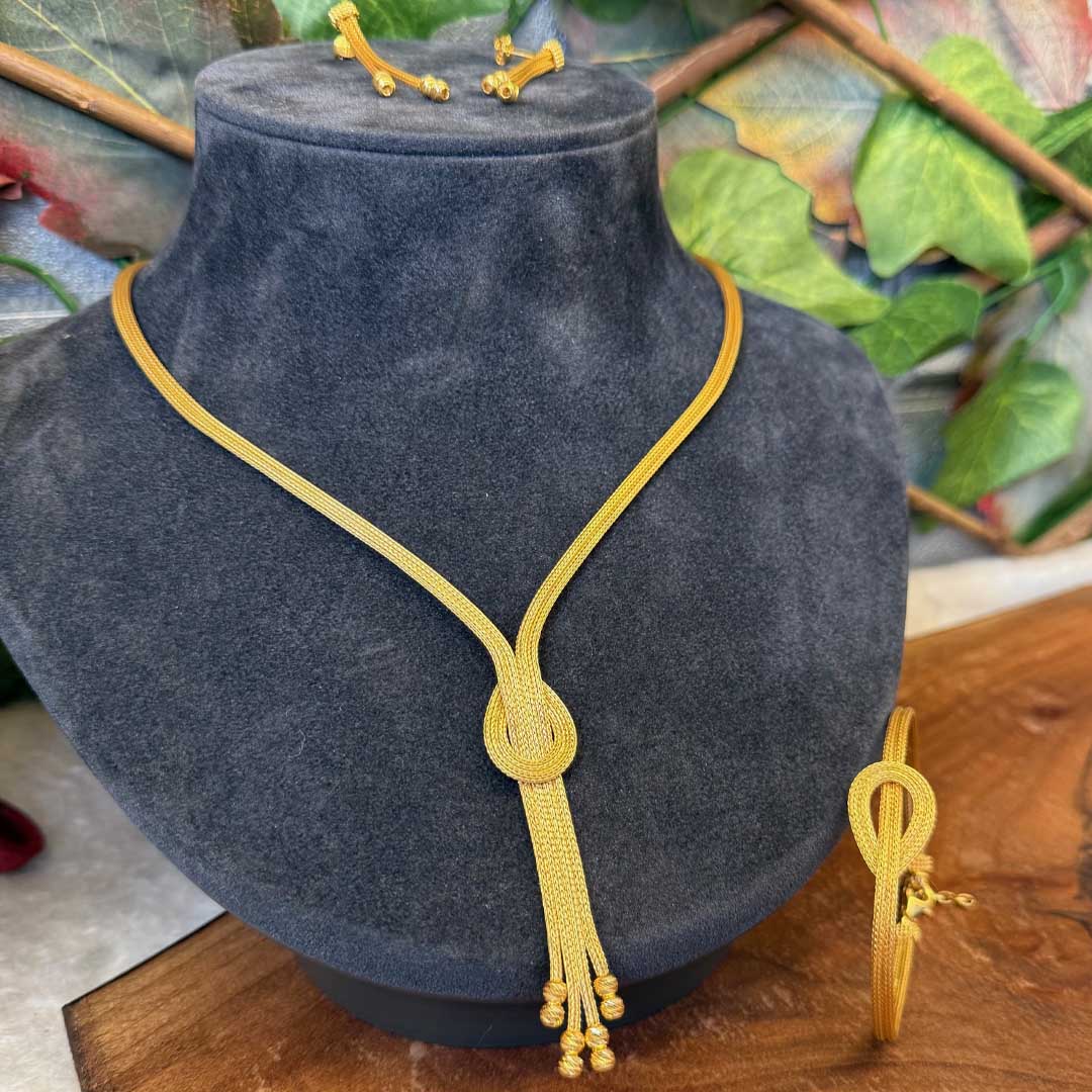 gold-model-silver-jewellry