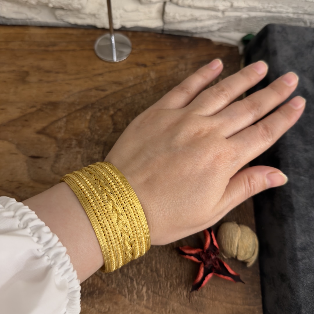 orgulu-dorika-bayan-bilekligi