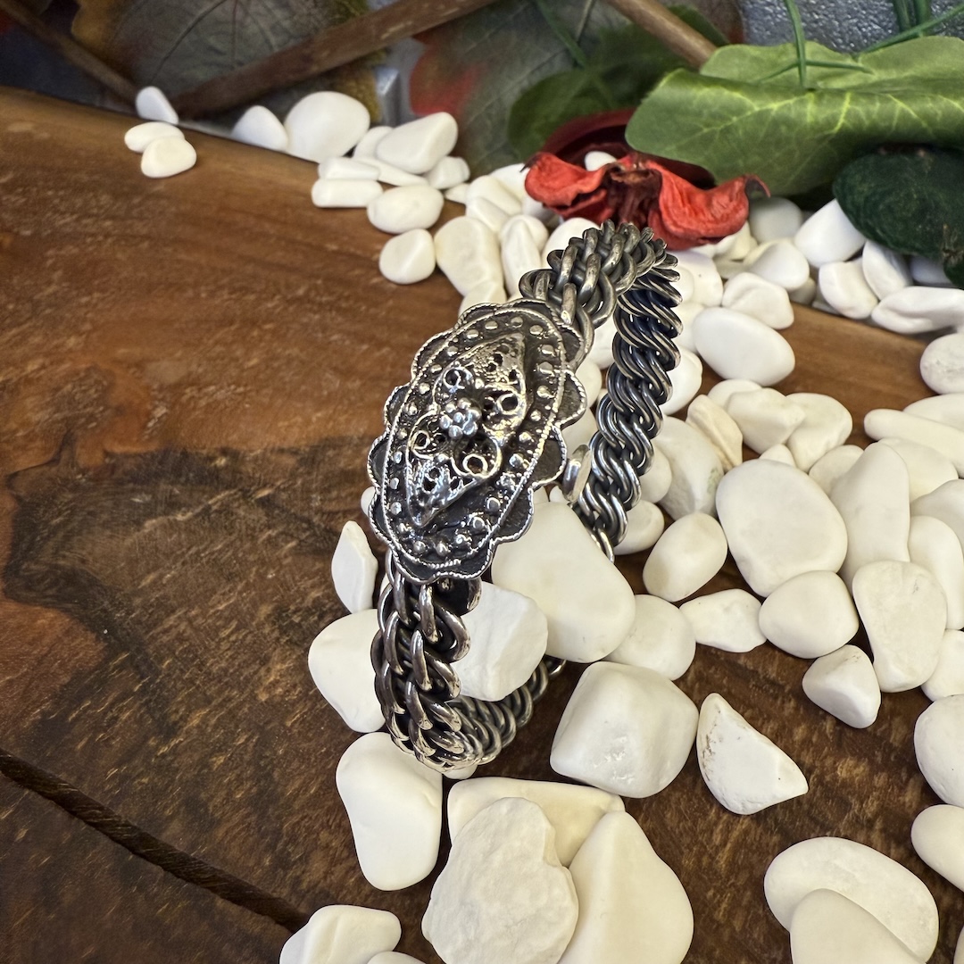 antiq-model-hand-made-silver-bracelet