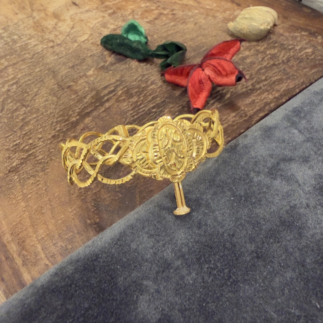 altin-modeli-gumus-bilezik