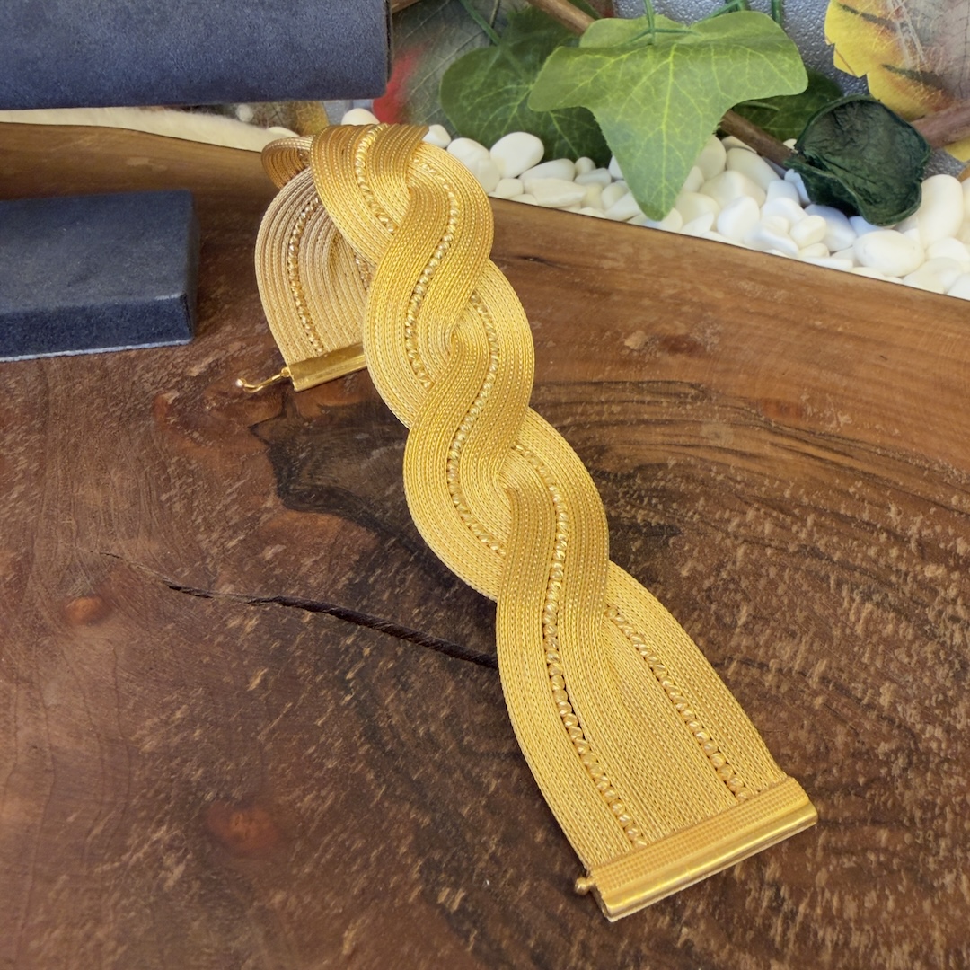 dorica-islemeli-bayan-bilekliği