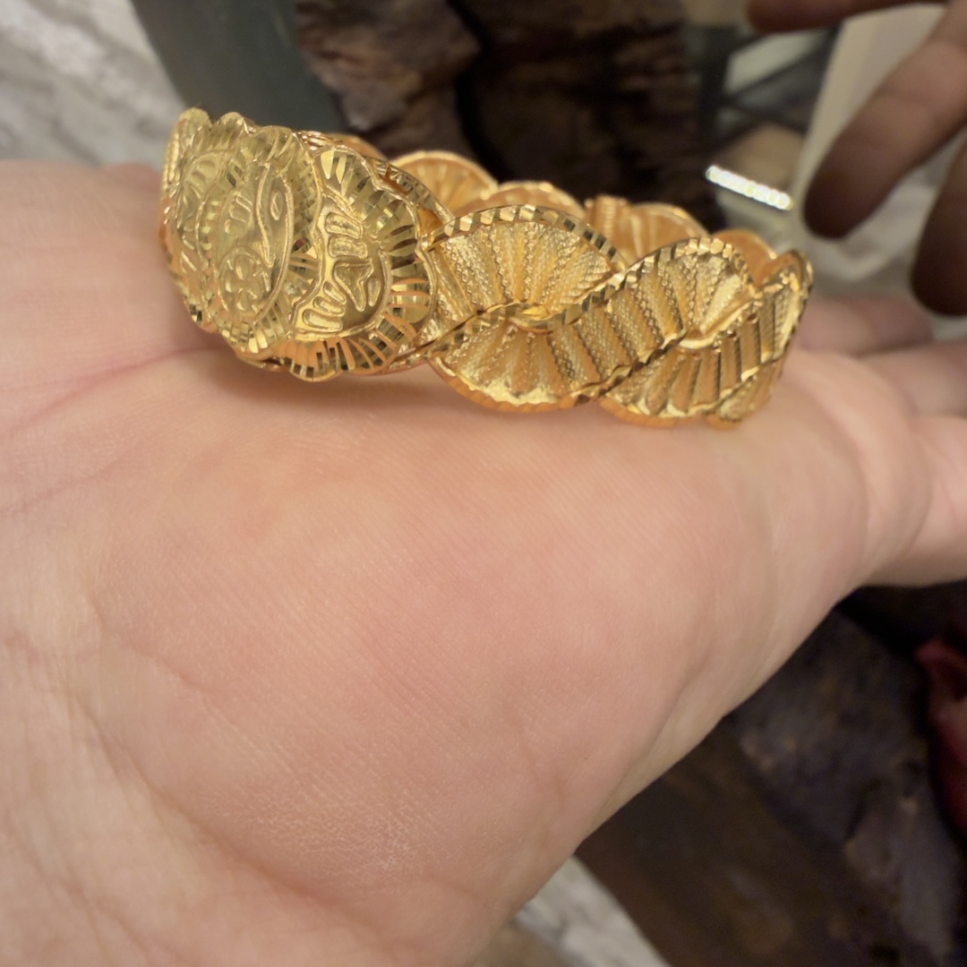 es-model-orgulu-bilezik