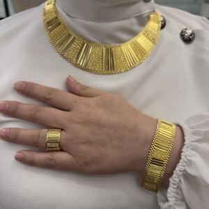 Altın Modeli Desenli Kleopatra Takı Seti