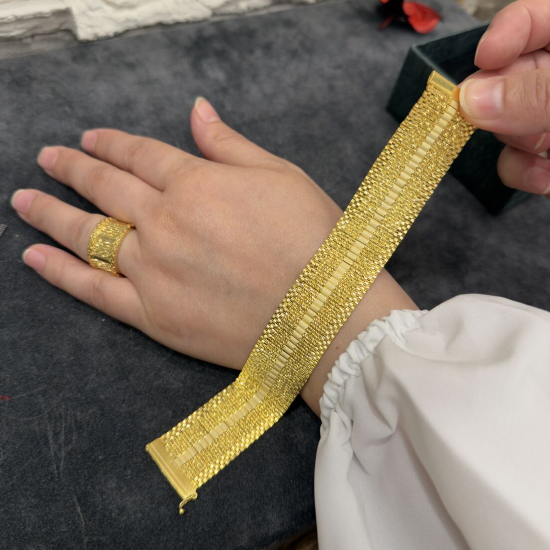 izla-modeli-altin-kaplama-gumus-bileklik