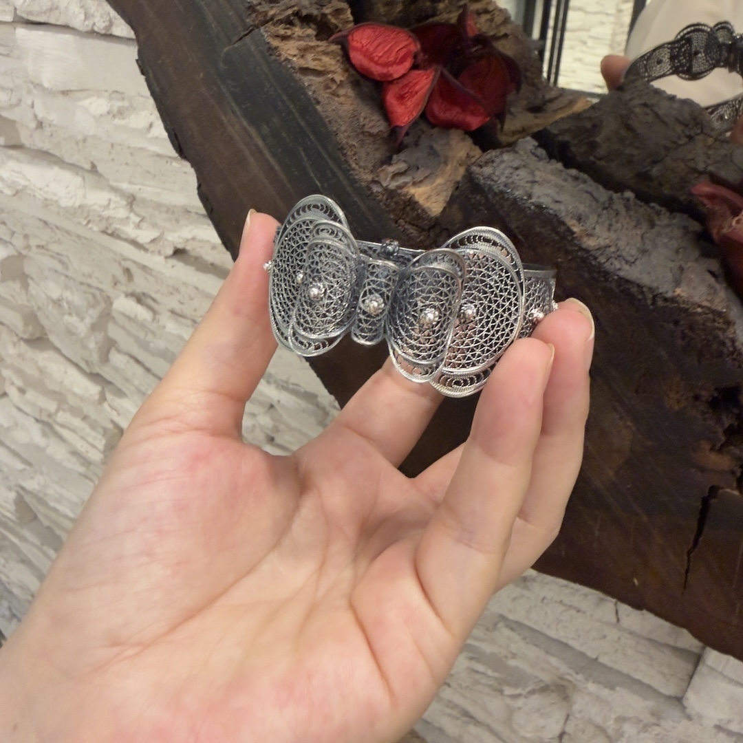 telkari-islemeli-gumus-fiyonklu-bayan-bilezigi