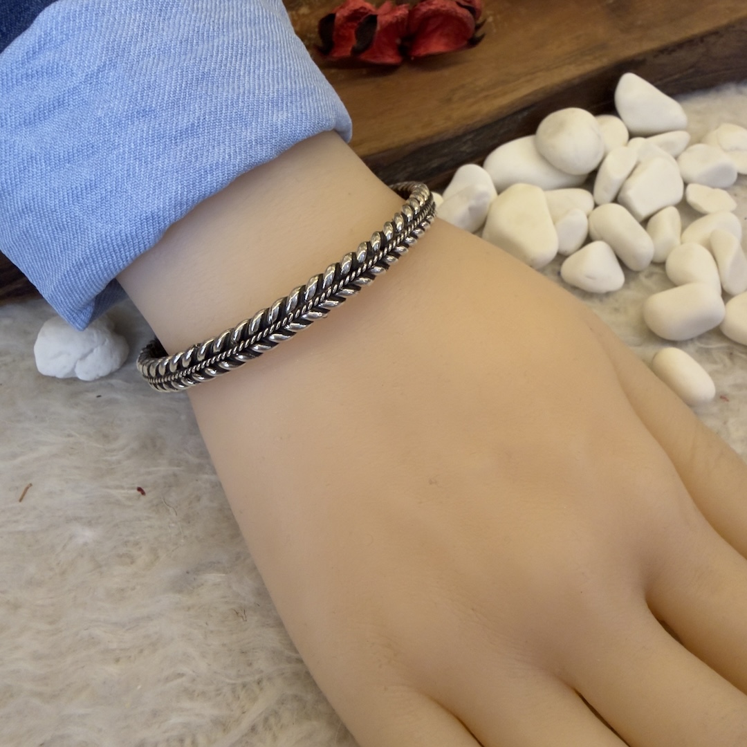 925-ayar-gumus-basak-motifli-antik-bayan-bilezigi