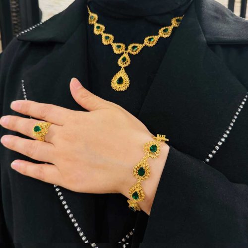 kok-zumrut-tasli-altin-kaplama-gumus-taki-seti